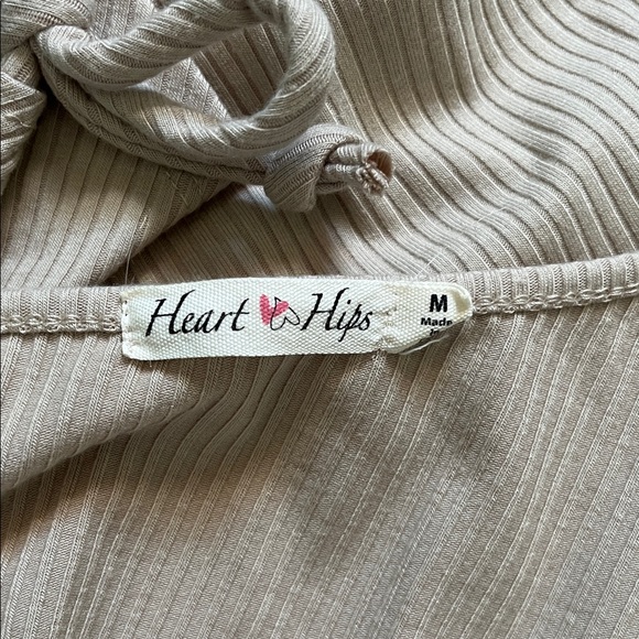 One-Shoulder Beige Ribbed Tank Top - Picture 3 of 4